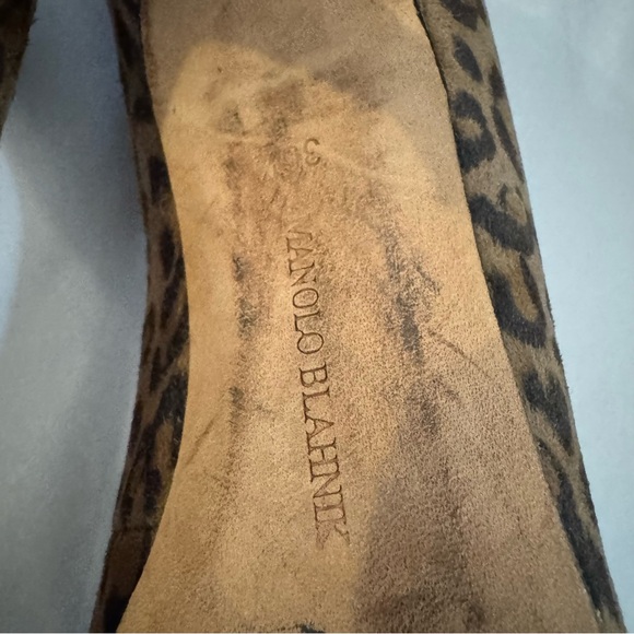 Manolo Blahnik Leopard print suede Bow heels - Picture 11 of 11